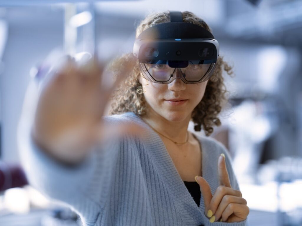 kvinna med glasögon